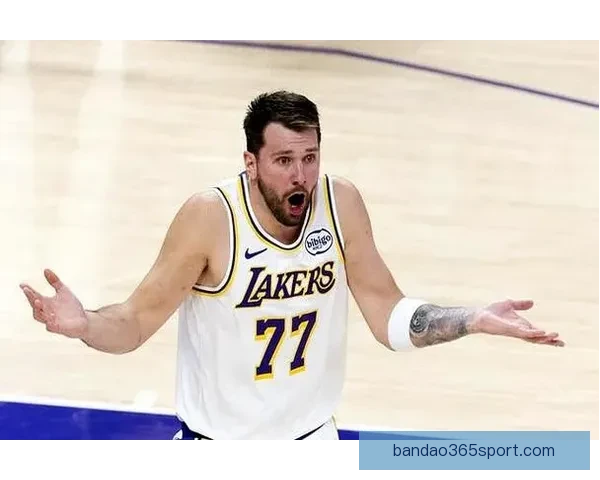 东契奇称肯纳德绝杀精彩澄清并非故意吃T却吐槽部分言论令人无语 东契奇称肯纳德绝杀精彩澄清并非故意吃T却吐槽部分言论令人无语